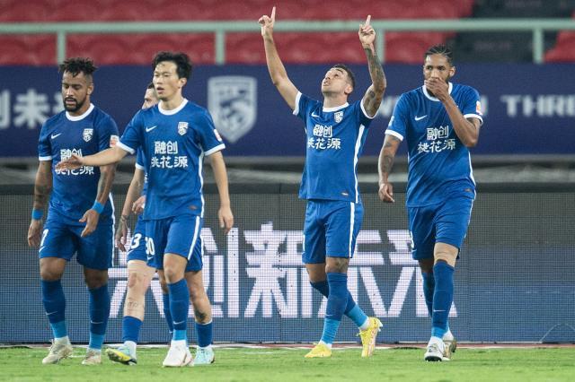 开云官网APP-【中超】谢鹏飞1射2传戴维森双响 三镇4比1广州城