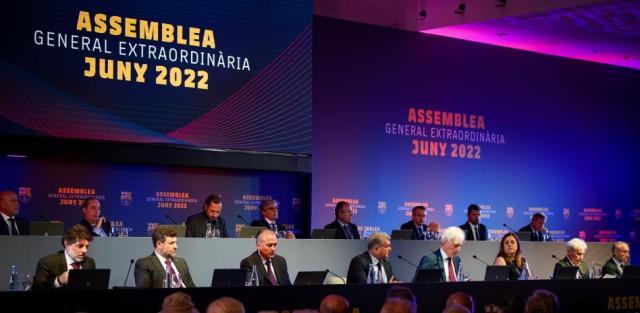 开云智能服务-莱万能来了？别急，巴萨卖身刚获批准而已